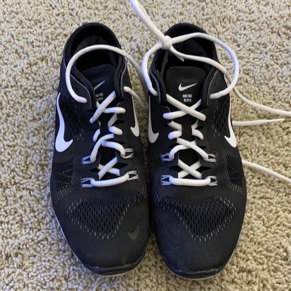 Used** Nike free tr fit 4 5.0